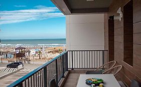 Green Apartament Near The Beach
